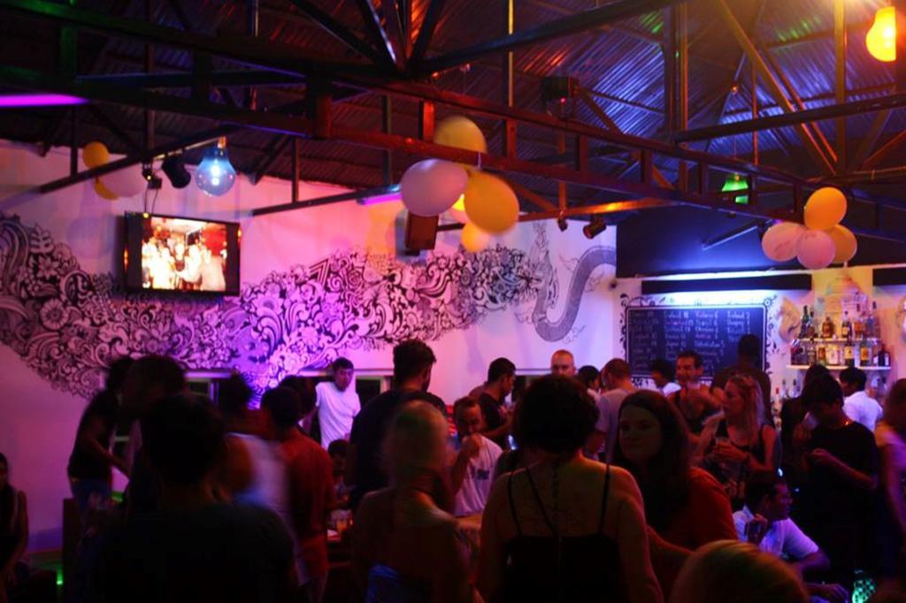 Top Banana Guesthouse & Rooftop Bar Phnom Penh Exterior foto