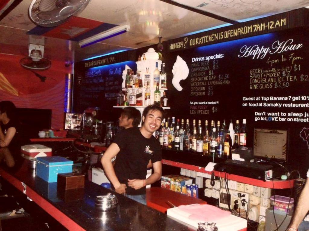 Top Banana Guesthouse & Rooftop Bar Phnom Penh Exterior foto