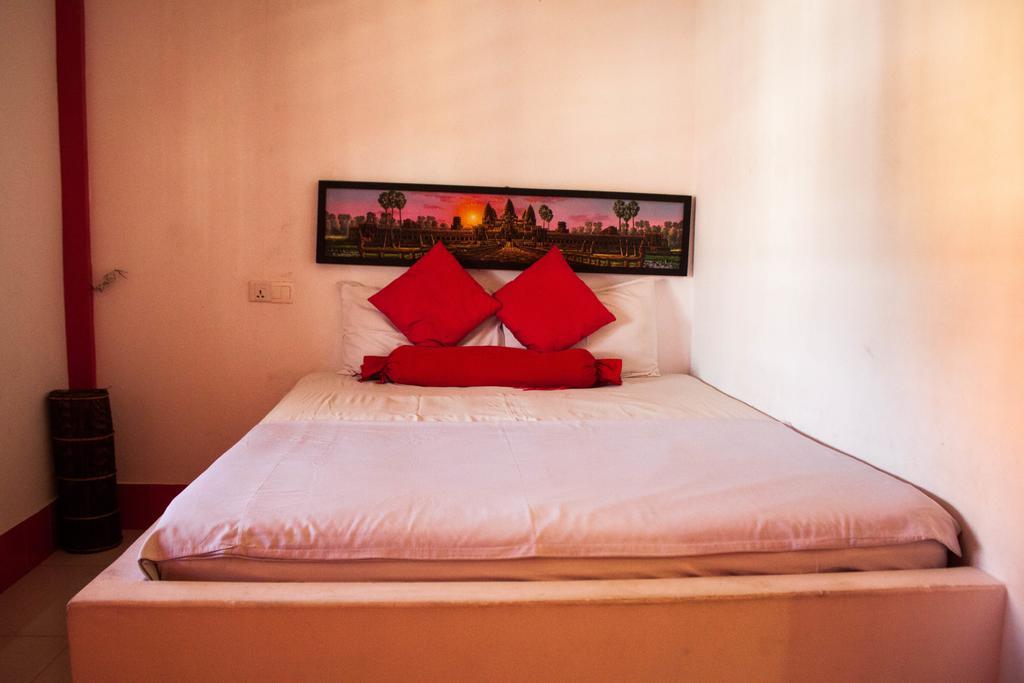 Top Banana Guesthouse & Rooftop Bar Phnom Penh Exterior foto