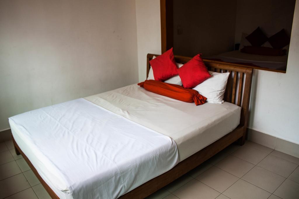 Top Banana Guesthouse & Rooftop Bar Phnom Penh Exterior foto