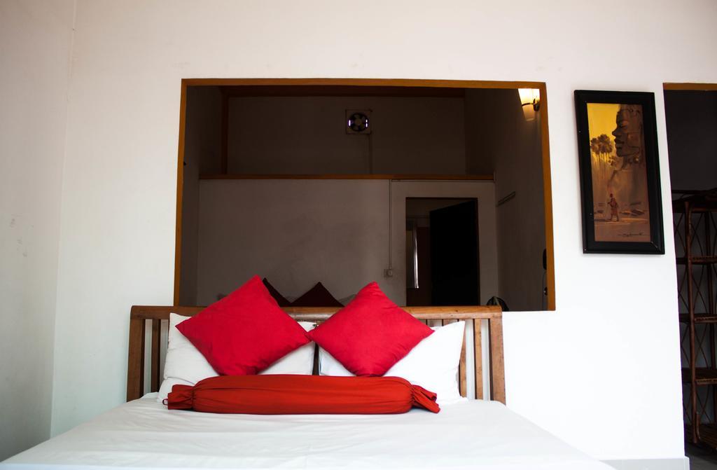 Top Banana Guesthouse & Rooftop Bar Phnom Penh Exterior foto