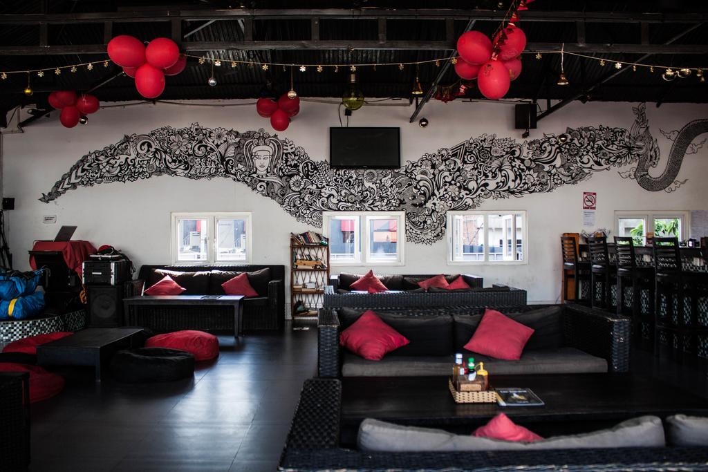 Top Banana Guesthouse & Rooftop Bar Phnom Penh Exterior foto