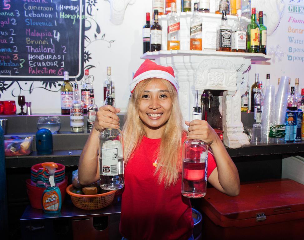 Top Banana Guesthouse & Rooftop Bar Phnom Penh Exterior foto