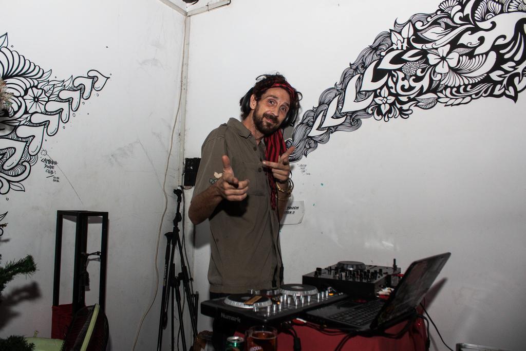 Top Banana Guesthouse & Rooftop Bar Phnom Penh Exterior foto
