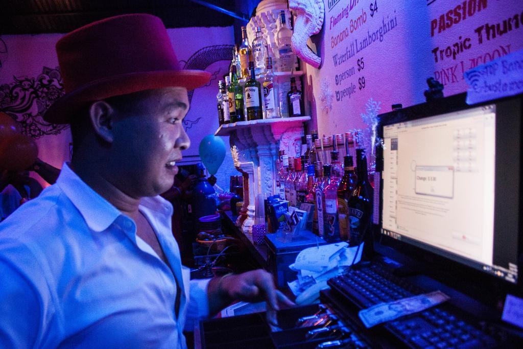 Top Banana Guesthouse & Rooftop Bar Phnom Penh Exterior foto